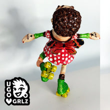 Load image into Gallery viewer, Linda - the fast-tracking Rollerqueen
